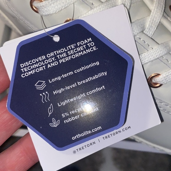 Tretorns from Tuckernuck NyLite Leather White/RoseGold 6.5M - Picture 4 of 12